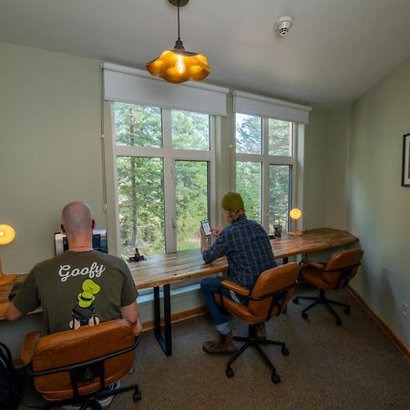 Hi Banff Alpine Centre - Hostel المظهر الخارجي الصورة